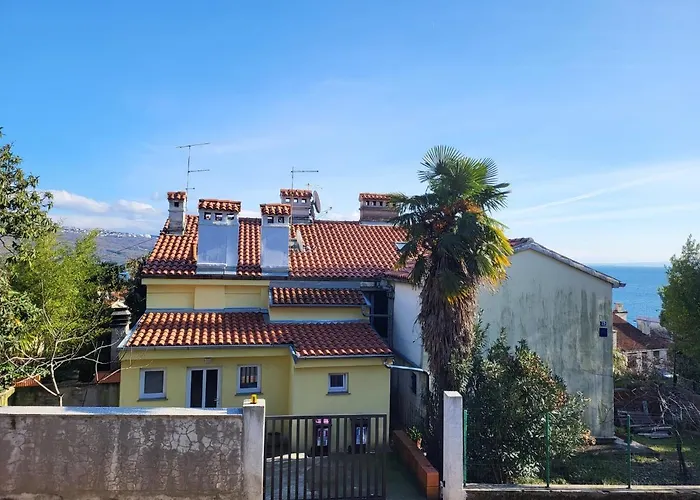 Lucky By Irundo Opatija